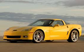 The c6 z06 combined the latest technologies with big brakes, bigger tires, and the biggest, naturally aspirated v8 with this in mind, small revisions were made to the z06 over the course of its seven year run. Chevrolet Corvette Z06 C6 2006 Harakteristiki Cena Foto