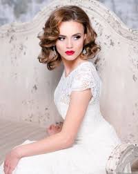 The beauty of easy hairstyles for medium hair is that they always look the thing is that cute hairstyles for medium hair do not require countless hours 95 best short hair styles for 2020. 40 Wedding Hairstyles For Short To Mid Length Hair Herinterest Com