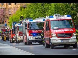 Hier gibt es aktuell keine neuigkeiten, daher siehst du meldungen aus der umgebung. Feuerwehr Fahrzeugparade In Linz 150 Jahre Oo Landes Feuerwehrverband Youtube