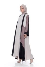 Ada tas bahu, tas lengan, jinjing, gendong atau selempang. Ini Dia 9 Fashion Item Wanita Gemuk Wajib Punya Untuk Muslimah Berhijab Yang Tetap Ingin Tampil Cantik