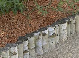 Bordure De Jardin Preparez Vos Jardins Et Terrasses Bordure Jardin Bordure Jardin Bois Amenagement Jardin