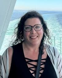 Marianne Cochran's Instagram, Twitter & Facebook