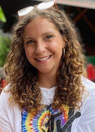 Mary Britten's Instagram, Twitter & Facebook