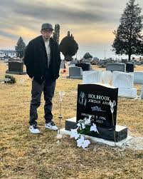 Connor Holbrook (@ayo_conn) • Instagram photos and videos