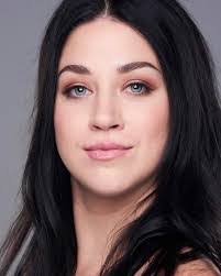 Lizzie Ayers's Instagram, Twitter & Facebook