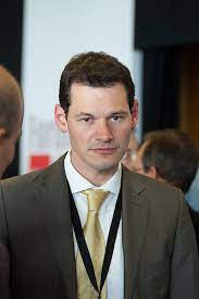 Pierre maudet is a swiss and french politician. File Pierre Maudet 2 Jpg Wikimedia Commons