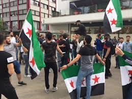 Syrien flagge land staat land nation syrien eps ai. Demonstration In Der City Syrer Gedachten Eines Getoteten Rebellen Siegen