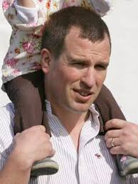 Queen Elizabeth, still present in the British royal family: her grandson  does it for her