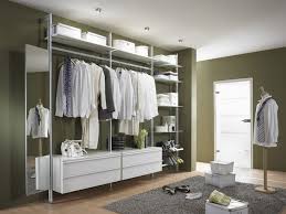 Eins Fur Alles Begehbarer Kleiderschrank Garderobe Wandregal Planungswelten Kleiderschrank Begehbarer Kleiderschrank Ikea Begehbarer Kleiderschrank
