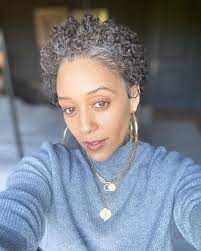 Pin By Kenny Wright On Hair Beauty Beautiful Gray Hair Grey Hair Inspiration Short Natural Hair Styles