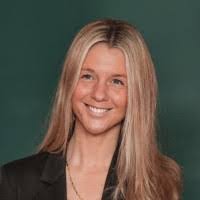 Andrea Pont's Instagram, Twitter & Facebook