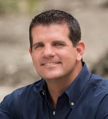 Barry Lyon's Instagram, Twitter & Facebook