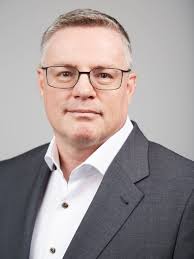 Die wichtigsten Wechsel bei Beratern und Dienstleistern im Juni