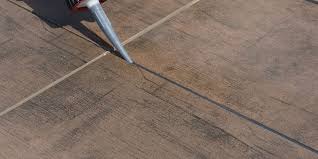 Bohrlöcher, kratzer und beschädigungen in fliesenfugen oder fliesen ausbessern. Fliesen Verfugen Fugen Erneuern Silikonfugen Mehr Falko Vogler Fliesen