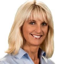 Janet Luebbert's Instagram, Twitter & Facebook