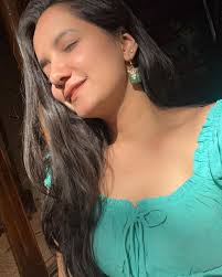 Suman Joshi Dubey (@thathimalayangirl) • Instagram photos and videos