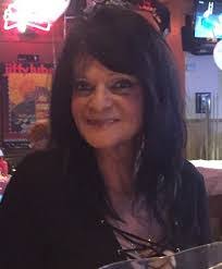 Holly Wilchcombe's Instagram, Twitter & Facebook