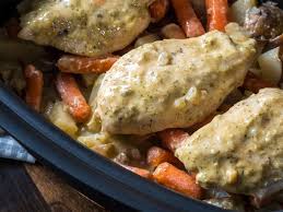 Once your pie filling is in, spread your cream cheese cubes evenly across the surface, then top with your remaining cake mix. Slow Cooker Creamy Ranch Chicken 12 Tomatoes