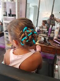 Quelle coiffure fille tendance ? Coiffure Petite Fille Mariage Salon Chez Fiona Facebook