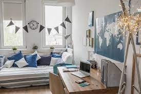Our definitive dorm room checklist, featuring everything that you need to bring with you when you move out of your home and into the dorms. 26 Dorm Room Organization Storage Tips Extra Space Storage