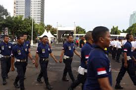 Pak baron menghentikan ciumannya untuk sejenak menikmati pemandangan tubuh mulusku dibawah cahaya lampu kamar. Informasi Lowongan Kerja Satpam Security Sopir Operator Produksi Pekerjaan Tarogong Kidul 2018