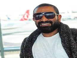 «الجواب في محله أحلى من العسل». Ø¨Ø§Ù„ÙÙŠØ¯ÙŠÙˆ Ø£Ø­Ù…Ø¯ Ø³Ø¹Ø¯ ÙŠØ·Ø±Ø­ Ø£ØºÙ†ÙŠØ© Ø¹Ø² Ø§Ù„Ø´Ø¨Ø§Ø¨ Ø£Ø­Ù„Ù‰ Ù…Ø§ ØºÙ†ÙŠØª Ù…ØµØ±Ø§ÙˆÙ‰