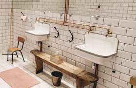 Place aux revêtements en bois ! Quand L Ecole Inspire La Salle De Bains La Suite Ce1 Styles De Bain