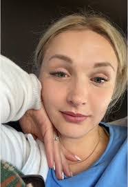 Tori Crawford's Instagram, Twitter & Facebook