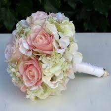 Brautstrauss In Biedermeierform Aus Seidenblumen Mit Rosen Und Hortensien Quelle Fri Collection De Blumenstrauss Hochzeit Brautstrauss Brautstrauss Rosa