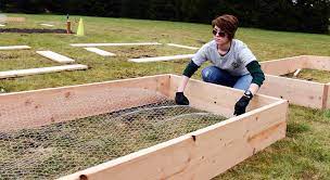 Place the leg of the l at the bottom of the trench, with the chicken wire going across the bottom and extending up the outer side of the trench. 5 Creative Ways To Use Chicken Wire In Your Landscaping