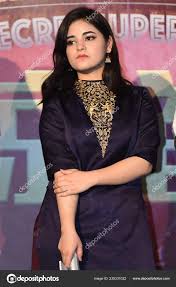 Hintli Çocuk Aktris Zaira Wasim Ilk Etkinlik Yeni Filminin Gizli — Stok  Editoryel Fotoğraf © ChinaImages 235331022