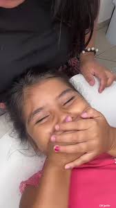 Menininho Do Desenho Que Ele Tem A Sobrancelha Erguida E Uma Baixada