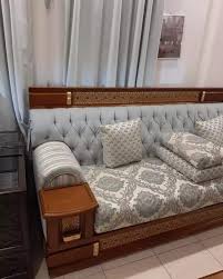 تفصيل الكنب السترا و تنجيد الغورفع نو السرير دولب ان شاء الله السعر منافسه في حصم تصل الوا Living Room Trends Room Layout Furniture Arrangement