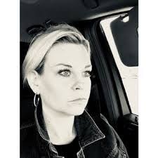 Melissa Bly's Instagram, Twitter & Facebook