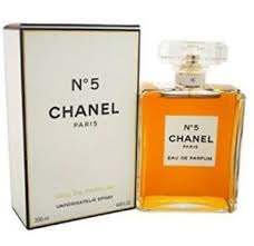 Composé à partir des matières premières les plus nobles, l'extrait est la forme la plus précieuse du parfum. Chanel No 5 Eau De Parfum 200 Ml Ebay
