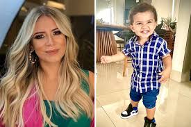 Cantora morreu após a queda de um avião em minas . Marilia Mendonca Mostra Novo Tenis Do Filho Leo E Brinca Papai Com Ciumes Quem Quem News