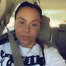 Samantha Reeder's Instagram, Twitter & Facebook