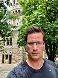 Gulyás gergely miniszterelnökséget vezető miniszter tájékoztatója. Gulyas Gergely Budapesten Futni Szabad De Sok Mindent Meg Nem De Mar Nem Sokaig Facebook