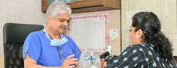 To catch it early, learn the symptoms of lung cancer. Best Lung Cancer Treatment Surgery Hospital In Mumbai India Kokilaben Hospital