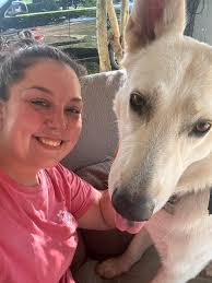 Lynnette Knight's Instagram, Twitter & Facebook