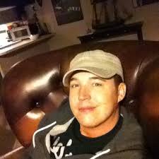 Derek Hefley's Instagram, Twitter & Facebook