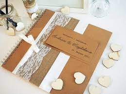 Hochzeit gastebuch luckentext selber machen diy geschenk idee basteln vintage rustikal jugestoff spitze weiss kraftpap hochzeitsbuch gastebuch hochzeit hochzeit www.pinterest.de. Diy Gastebuch Im Vintagestil Klassisch Und Modern