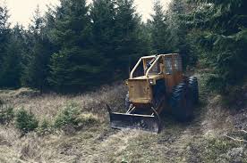 From construction and demolition, to farming and landscaping, you'll find the unit you need as well as the hydraulic attachments and hoses to get the job done right. Compact Wheel Vs Skid Steer Loaders Who Wins