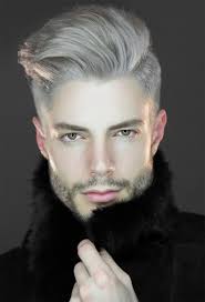 pin em cabelos coloridos para homens