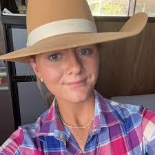 Breanna Way's Instagram, Twitter & Facebook