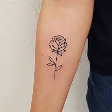 Want a simple rose but with a twist? Pin On Tattoos