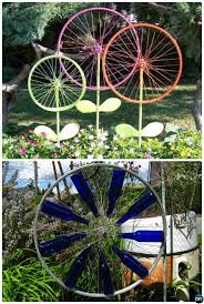 Diy Bicycle Wheel Garden Art 20 Colorful Garden Art Diy Decorating Ideas If You Were A Yarn Enthusiast What About Garden Art Diy Garden Art Colorful Garden