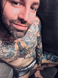 Frank Lindeman's Instagram, Twitter & Facebook