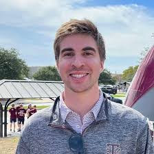 Annie Trent's Instagram, Twitter & Facebook