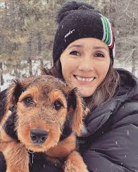 I always like to see well built Airedales, especially when there are no  extreme differences between the males and females. This is a picture of  Timmy Todd (Vera/Geordie) and Cricket (Vera/Skinner) submitted